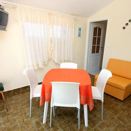 ゲストハウス And By The Sea - Porat, Makarska - 2733