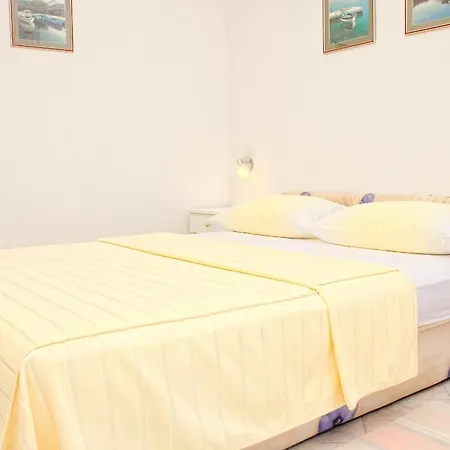 ゲストハウス And By The Sea - Porat, Makarska - 2733