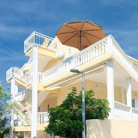 And By The Sea - Porat, Makarska - 2733