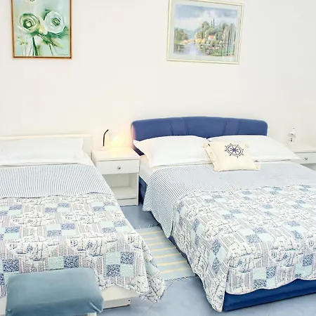 And By The Sea - Porat, Makarska - 2733 게스트하우스 3*