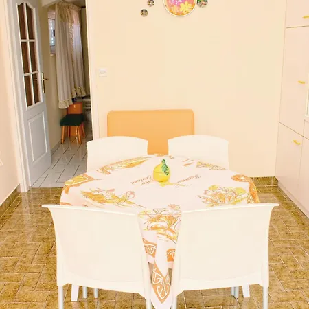 And By The Sea - Porat, Makarska - 2733 게스트하우스 3*